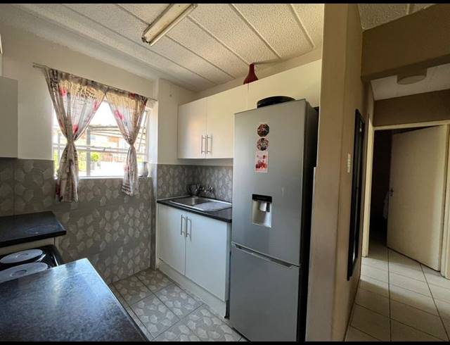 2 BEDROOM PROPERTY TO RENT IN GLEN MARAIS